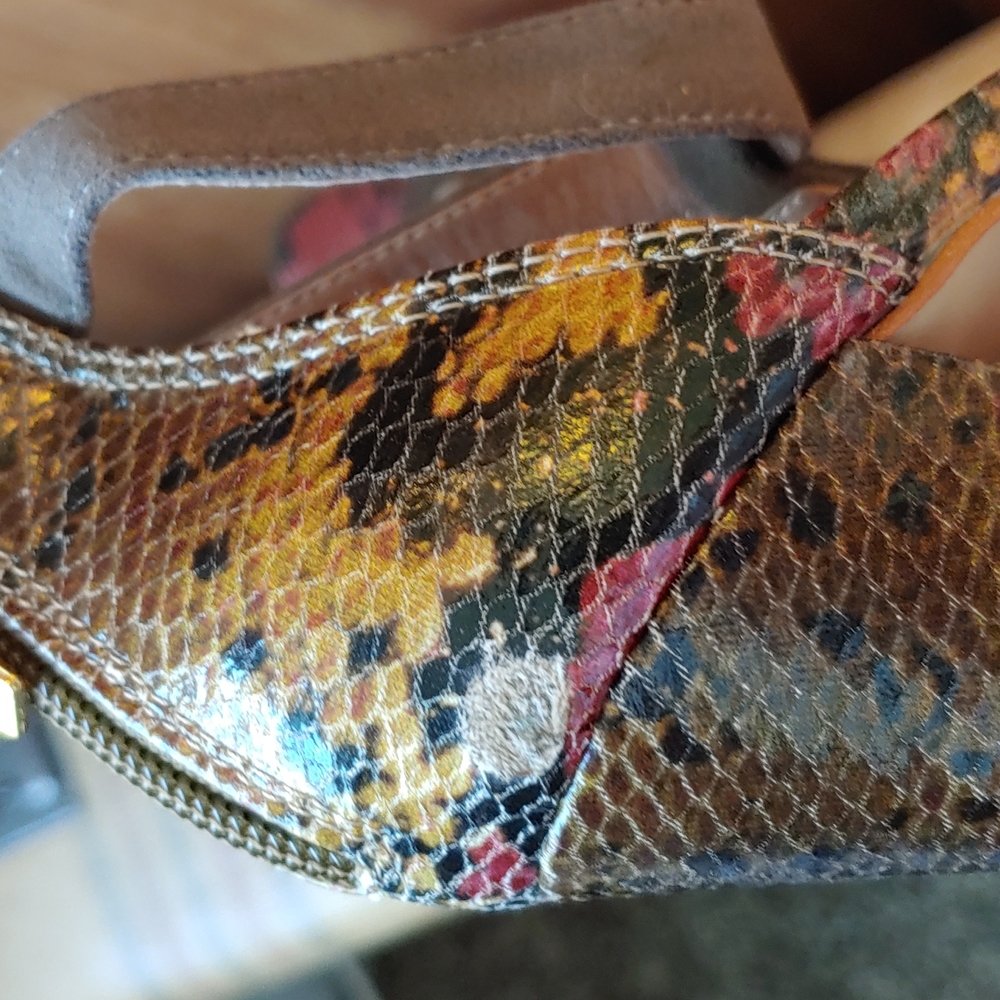 NEW Colin Stuart Python T-Strap Platforms - Picture 8 of 13